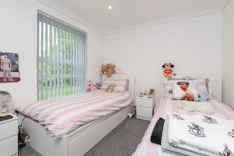 113 Penenden, New Ash Green, Longfield, DA3 8LT
