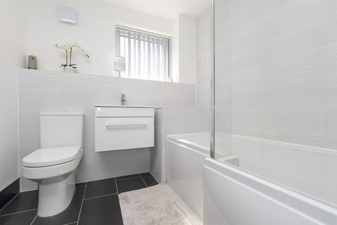 113 Penenden, New Ash Green, Longfield, DA3 8LT