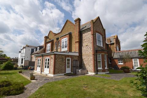 2 bedroom apartment for sale, Leander Court, Graystone Road, Tankerton, Whitstable