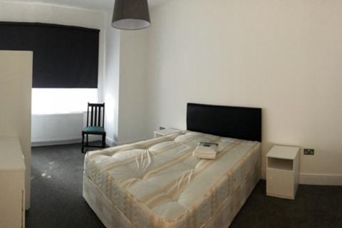 3 bedroom maisonette to rent, Wandsworth Bridge Road, London SW6