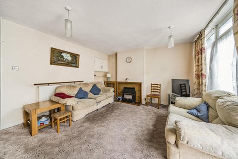 3 bedroom flat for sale, Falmouth Road, Borough