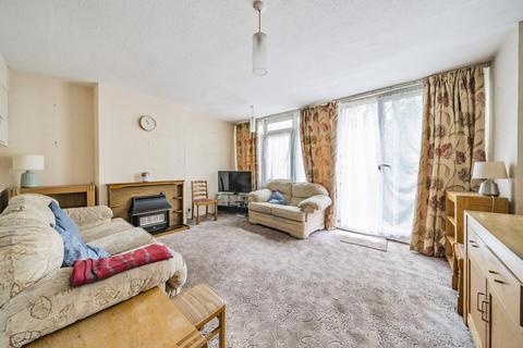 3 bedroom flat for sale, Falmouth Road, Borough