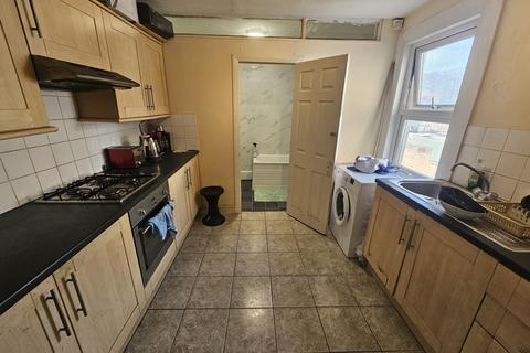 2 bedroom flat for sale, Barking Road, London, E16