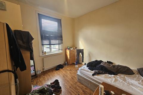 2 bedroom flat for sale, Barking Road, London, E16