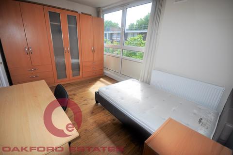 3 bedroom flat to rent, Clarence Gardens, Euston NW1