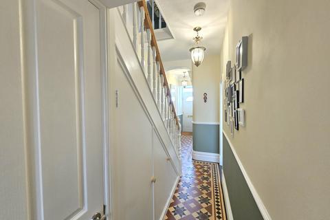 78 Dock View Road, Barry, CF63 3QQ
