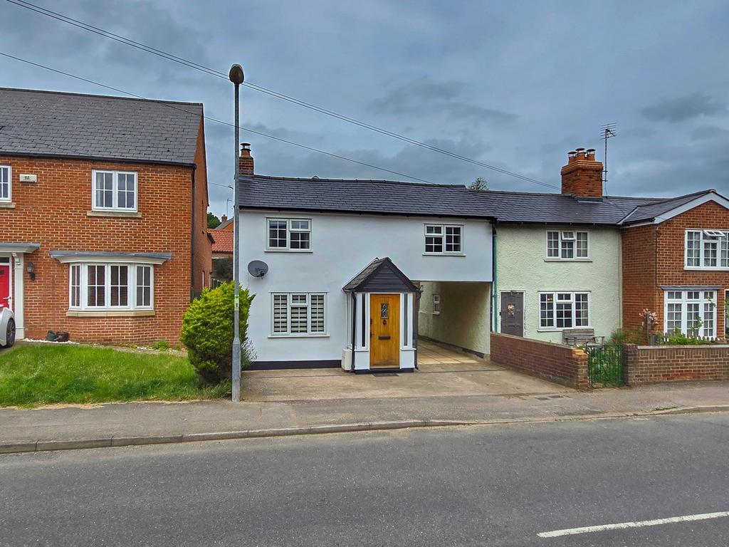 Clophill Road, Maulden, Bedfordshire... 3 bed link detached house £