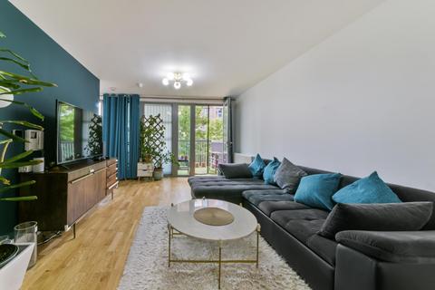 3 bedroom apartment for sale, Heron Place, Bramwell Way, London, E16