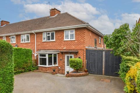 3 bedroom end of terrace house for sale, Oak Road, Catshill, Bromsgrove, Worcestershire, B61