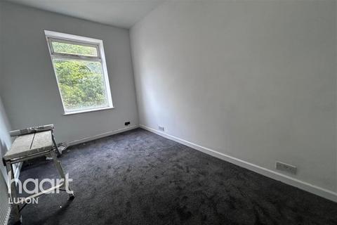 3 bedroom terraced house to rent, Strathmore Avenue, South Luton