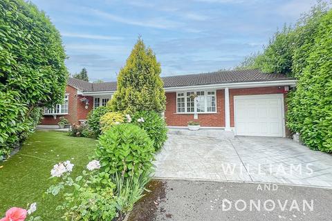 3 bedroom detached bungalow for sale, Laburnum Grove, Hockley