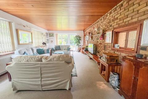 3 bedroom detached bungalow for sale, Laburnum Grove, Hockley