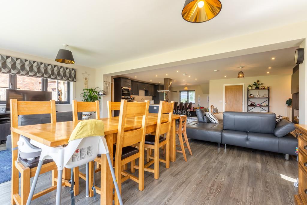 Dining/snug