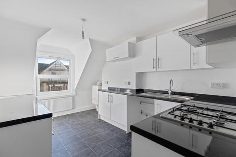 2 bedroom flat to rent, Westbourne Gardens, Folkestone