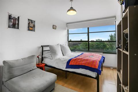 1 bedroom flat for sale, Daren Court, Carleton Road, London