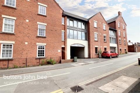 2 bedroom flat to rent, Kenilworth Court, Abbey Street, Stone