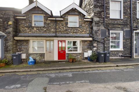 2 bedroom end of terrace house to rent, South Terrace, Bowness, Cumbria. LA23 3BH