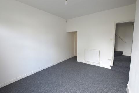 2 bedroom terraced house to rent, Field View, York YO30