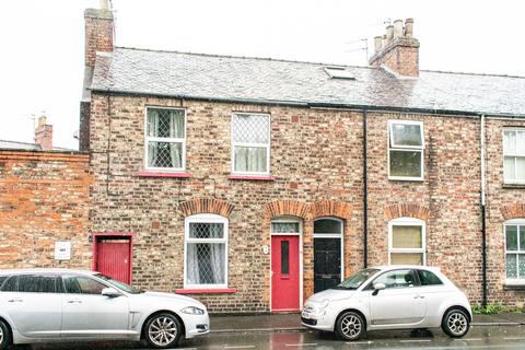 4 bedroom end of terrace house for sale, Cemetery Road, York YO10