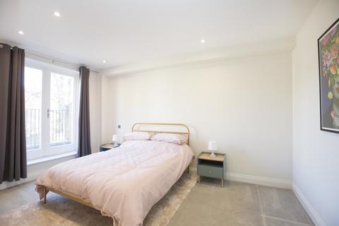 50a Park Road, Kingston Upon Thames, KT2 6AX