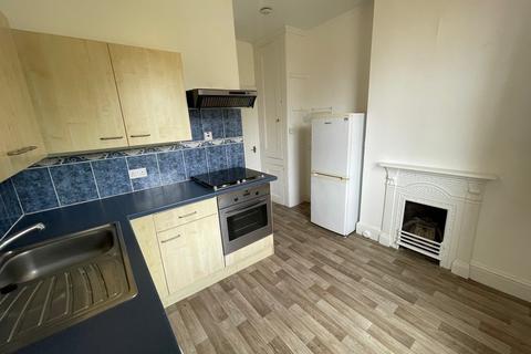 2 bedroom apartment to rent, Meads Street, Meads BN20