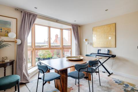 2 bedroom apartment for sale, Lincoln House, Chester CH1