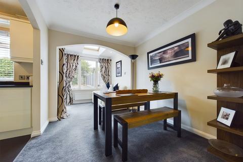 9 Heron Drive, Uttoxeter, ST14 8TN