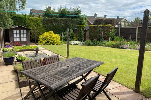 2 bedroom detached bungalow for sale, Tutbury Road, Burton-on-Trent