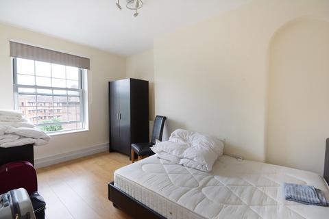 2 bedroom flat for sale, Ellington House, Borough