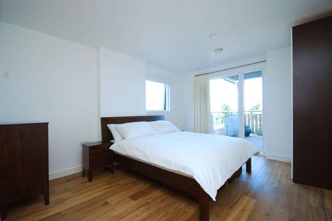 2 bedroom flat for sale, Seren Park Gardens, Blackheath, London, SE3