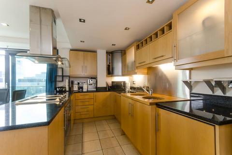 2 bedroom flat to rent, Millharbour, Canary Wharf, London, E14
