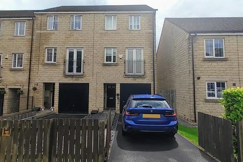 4 bedroom end of terrace house for sale, Woodsley Fold, Thornton