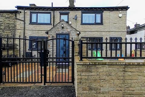 3 bedroom end of terrace house for sale, Clarendon Place, Queensbury