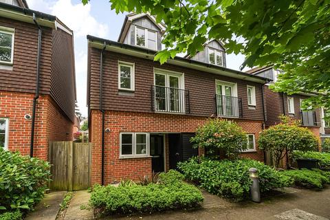 3 bedroom terraced house for sale, Boxgrove Gardens, Guildford GU1