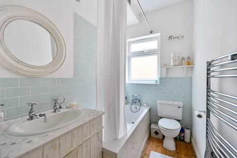 Flat 4, 29 Glamorgan Road, Kingston Upon Thames, KT1 4HS
