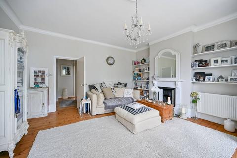 Flat 4, 29 Glamorgan Road, Kingston Upon Thames, KT1 4HS