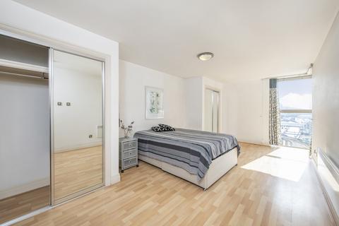 2 bedroom flat for sale, Horizon Building, 15 Hertsmere Road, London