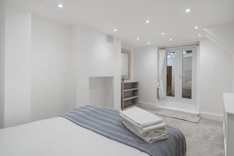 1 bedroom flat for sale, Needham Road, London