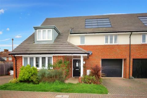 4 bedroom house for sale, Thomas More Place, Woking GU22