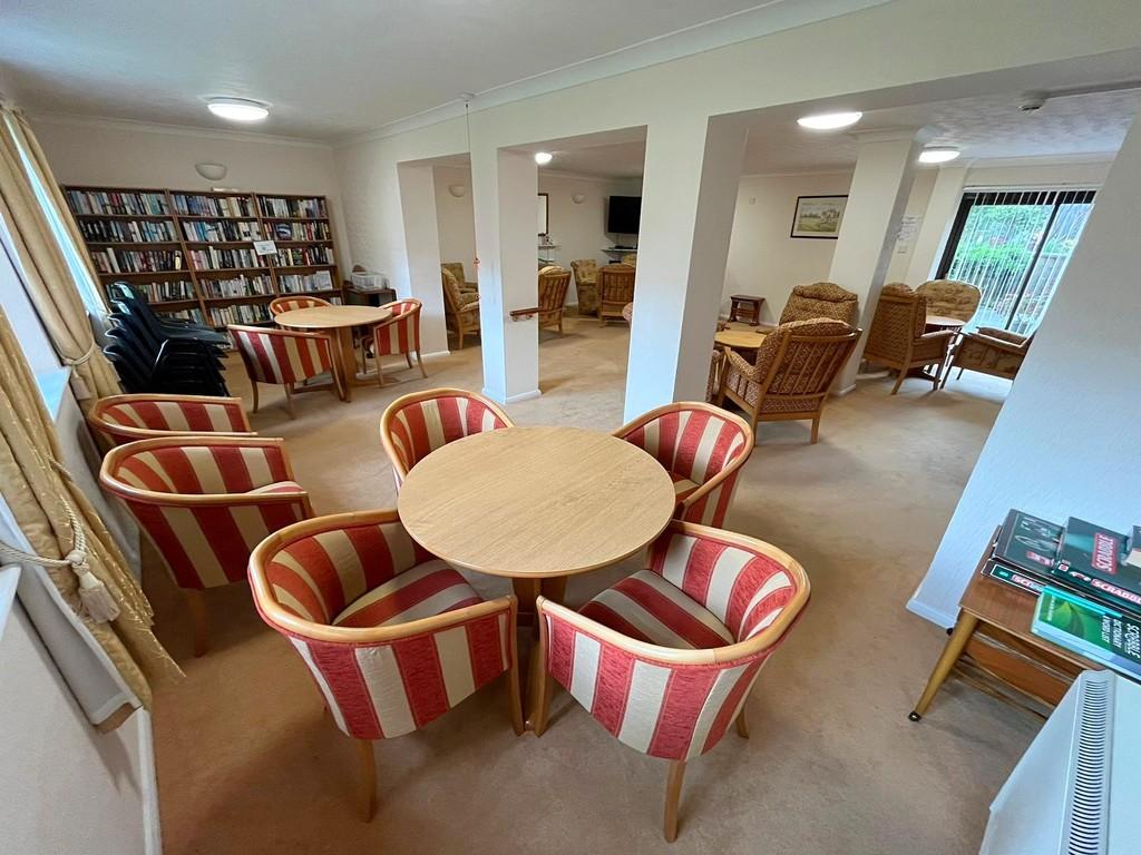 Comm Lounge