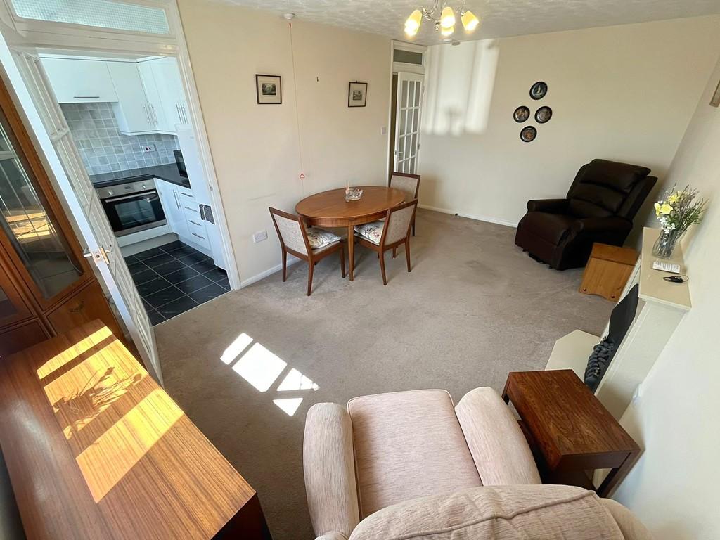Lounge to door