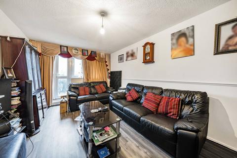3 bedroom flat for sale, Leontine Close, Peckham, London, SE15