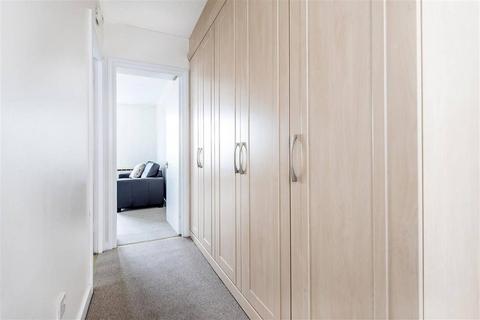 1 bedroom flat to rent, Ebury Bridge Road, Pimlico, London, SW1W