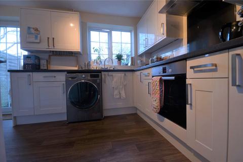 25 Brook Close, East Grinstead, RH19 3XZ