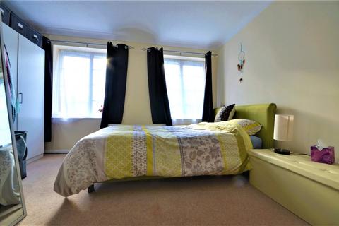 25 Brook Close, East Grinstead, RH19 3XZ