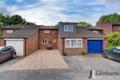 4 bedroom terraced house for sale, Haseley Close, Matchborough East, Redditch