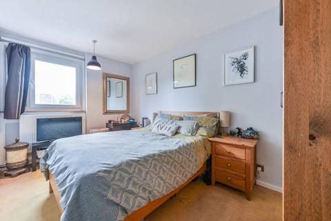 2 bedroom flat for sale, Kelvedon House, Stockwell, London, SW8