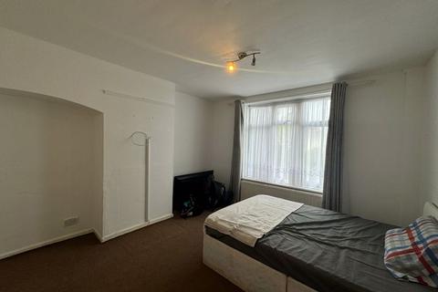 3 bedroom terraced house to rent, Oldberry Road, Edgware