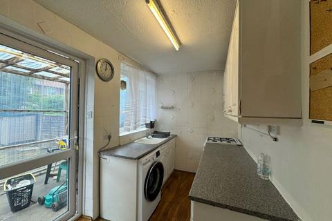 3 bedroom terraced house to rent, Oldberry Road, Edgware