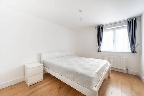 2 bedroom flat to rent, Crawford Avenue, Wembley, HA0